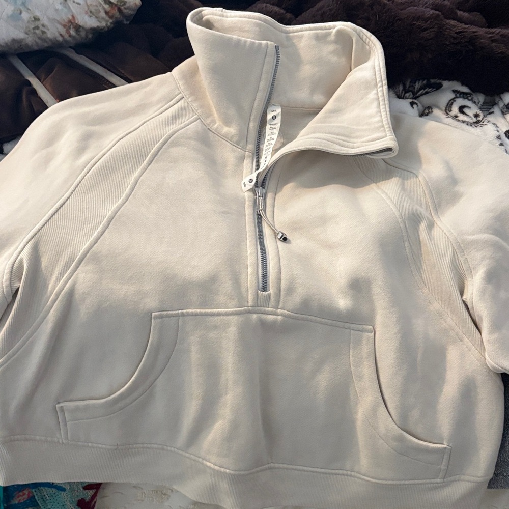 Lululemon cream Quarter-Zip Scuba!!
